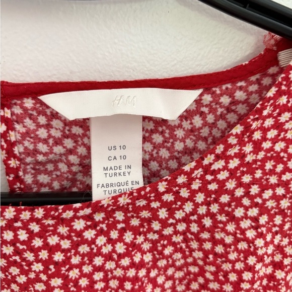 H&M floral Red and White Tie Front Short Sleeve Blouse size 10 - Picture 4 of 9
